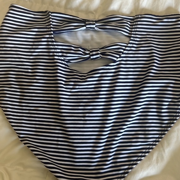 NWT high waisted swim bottom - Picture 5 of 6